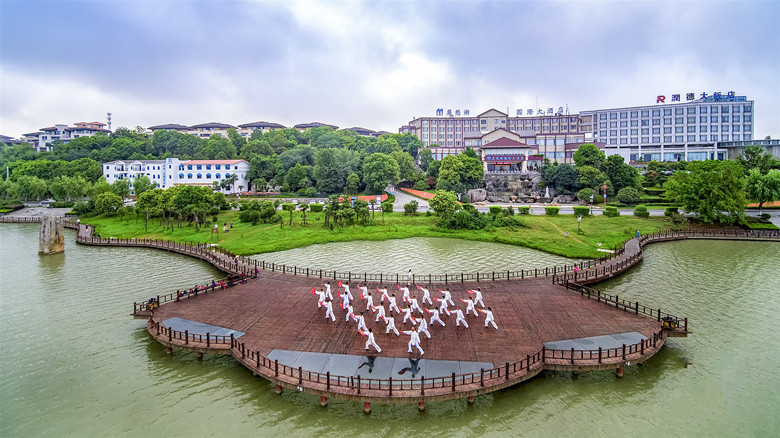 15910602649337080.jpg 15910602649337080.jpg